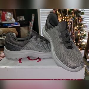 Ryka Whim Sneakers Athletic Shoe Lightweight No Tie Elastic Laces Womens Size 8